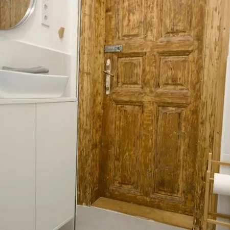 Standard By Hi5- Tolnai Lajos Apartmán *